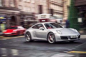 Les démineurs font exploser une Porsche mal garée à Paris