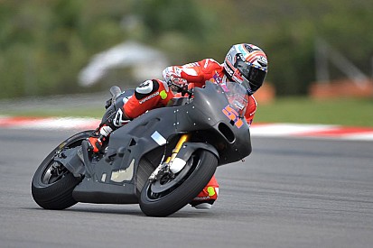 MotoGP: A 2017-es Ducati debütált Sepangban (videó)