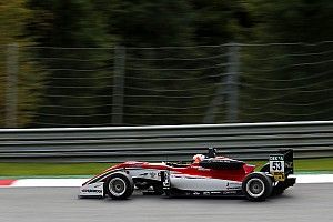 F3 Red Bull Ring: Ilott zegeviert op knappe wijze in eerste race