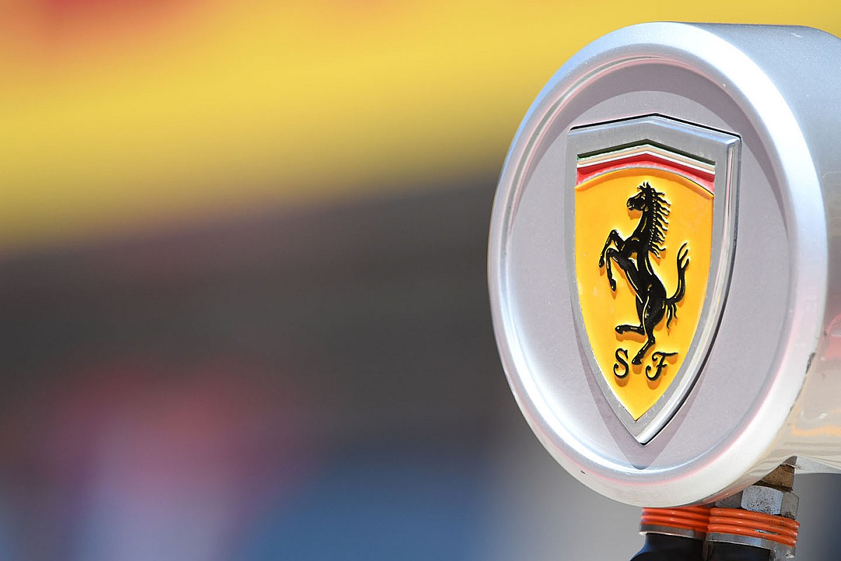 Ferrari: prolungata la chiusura senza cassa integrazione