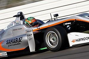 Daruvala continua con Carlin, Ahmed debutta con la Hitech