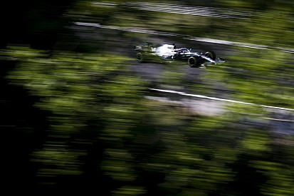Hamilton: “Topsnelheid moet drastisch verbeteren voor Monza”