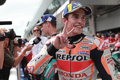 Márquez, pole y récord en territorio Ducati
