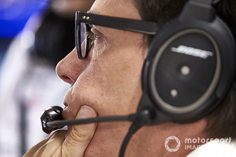 «Проблем с перегревом нет, но Ferrari быстра в поворотах». Вольф об итогах тренировок в Хоккенхайме