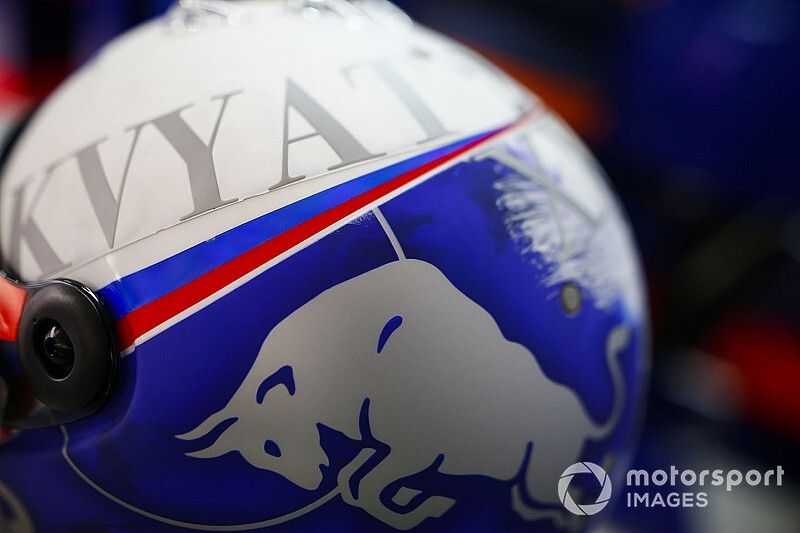 Casco de Daniil Kvyat, Toro Rosso