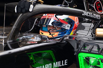 Grosjean úgy gondolja a Halo életet mentett, és mindenhol kavicságyat akar látni