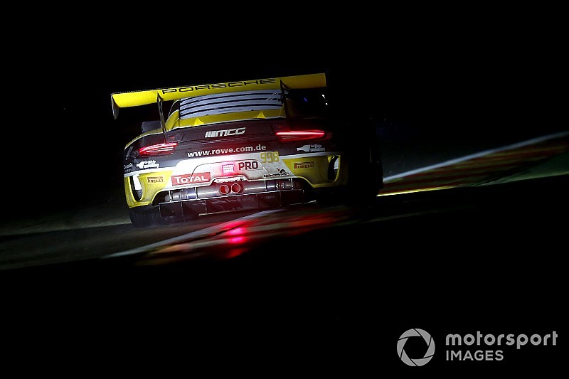 Spa 24h: ROWE Porsche leads in heavy rain at halfway