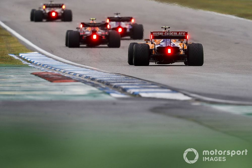 Pierre Gasly, Red Bull Racing RB15, devant Lando Norris, McLaren MCL34