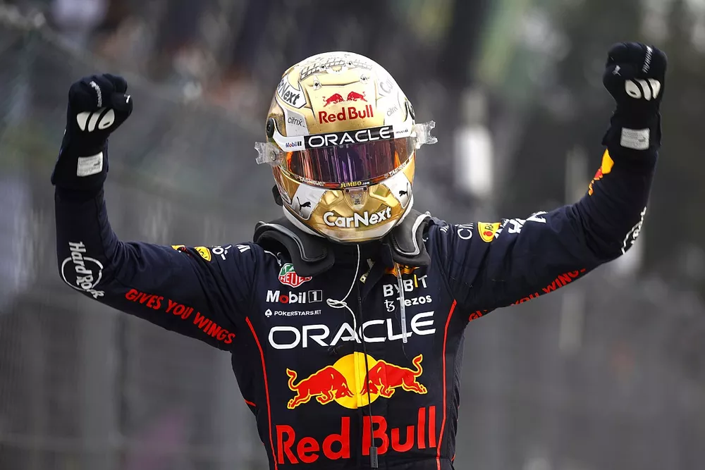 Le vainqueur Max Verstappen, Red Bull Racing 