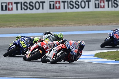 Dovizioso: “Márquez se mete en líos y después trata de resolverlos”
