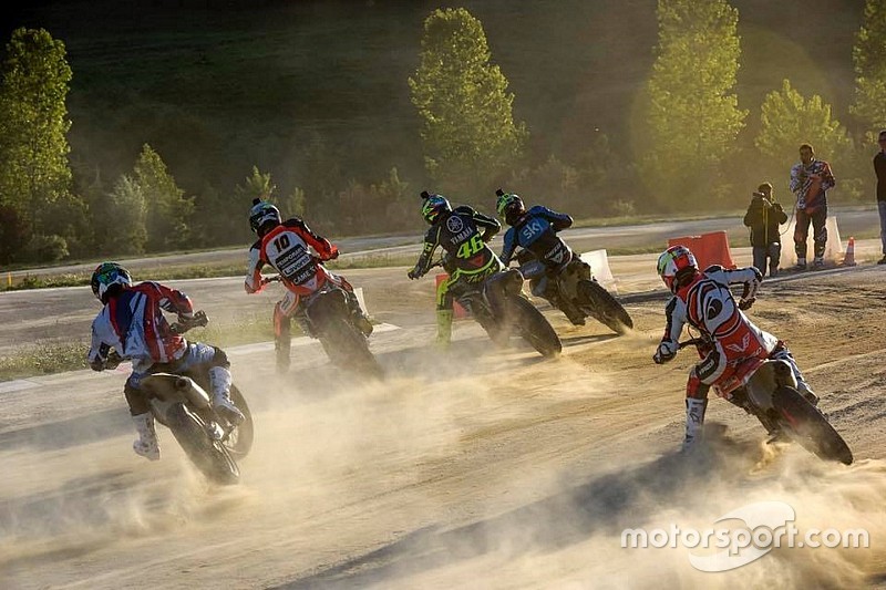 28 piloti si sfidano al Ranch di Valentino per vincere la 100 chilometri dei Campioni