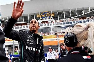 Tim Coronel: Hamilton is te veel bezig met andere onzin
