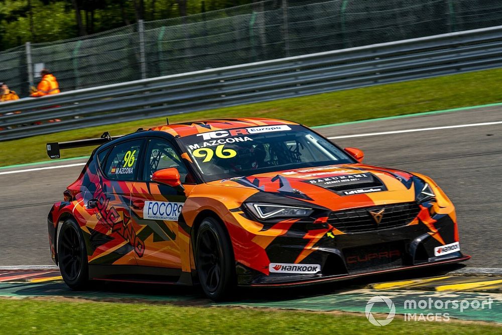 TCR Europe, Spa: Azcona vince Gara 1 davanti a Bennani e Jelmini