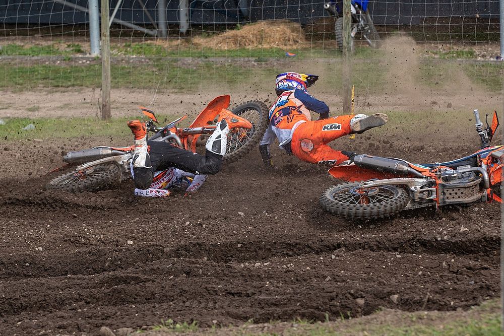 Jeffrey Herlings en Jorge Prado crashen tijdens de MXGP van Duitsland