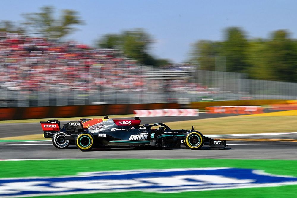Waarom Mercedes besloot de pitstop van Hamilton te vervroegen
