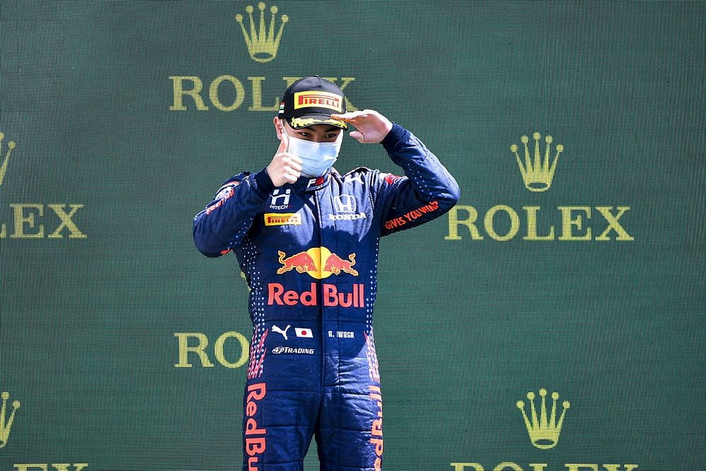 Penalty denies Colombo maiden F3 win, Iwasa inherits victory