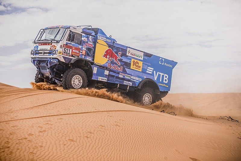 #511 Team KAMAZ Master: Andrey Karginov, Andrey Mokeev, Igor Leonov 