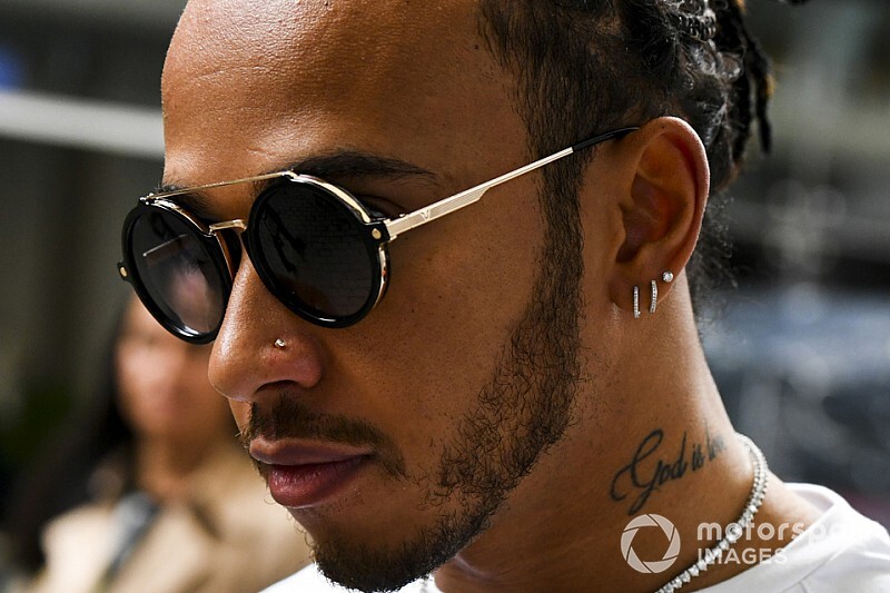 Hamilton, Verstappen'in "sıkıcı" yorumlarına yanıt verdi