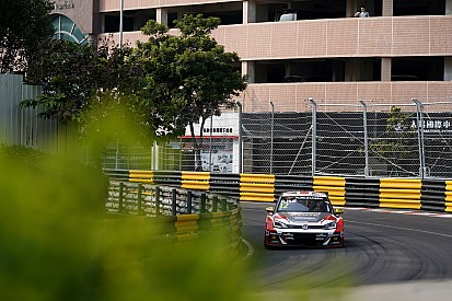 Rob Huff, Mr. Macao, arrasa con la pole