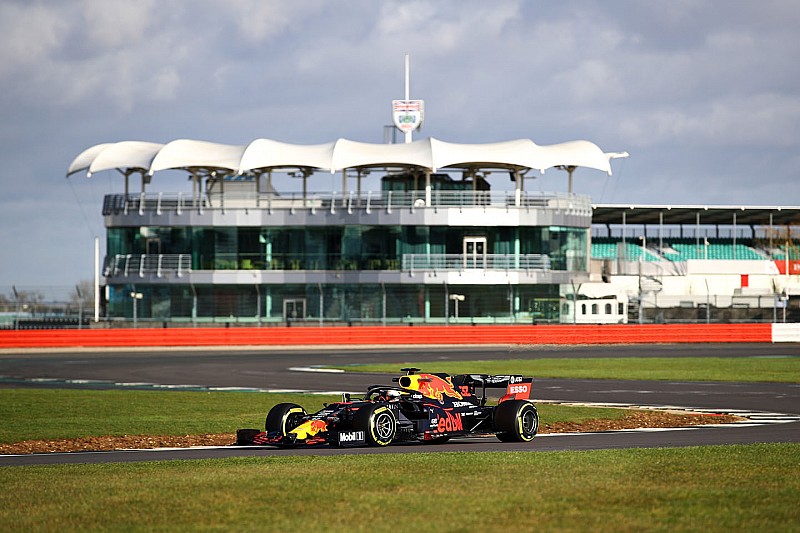 Verstappen sprawdził RB16