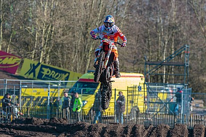 Jasikonis wint, Herlings tweede na uitvallen Gajser