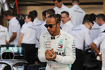 Hamilton: "Twijfels over toekomst? Mercedes blijft wel in F1"