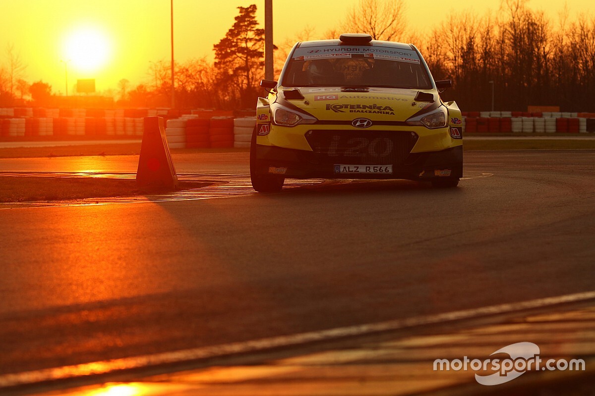 Tor Modlin Rally Show z dziesięcioma odcinkami