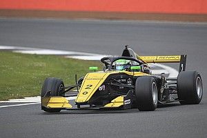 Caio Collet é campeão entre novatos da Fórmula Renault Eurocup