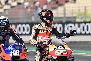 Miller acusa a Lorenzo de estar "fuera de control" en las vueltas de calentamiento