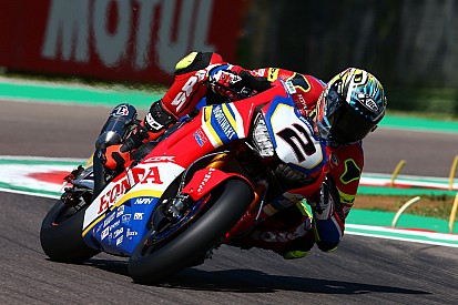Leon Camier torna a correre a Magny-Cours