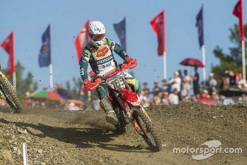 Terza doppietta di fila in Russia per Gajser che scavalca Cairoli