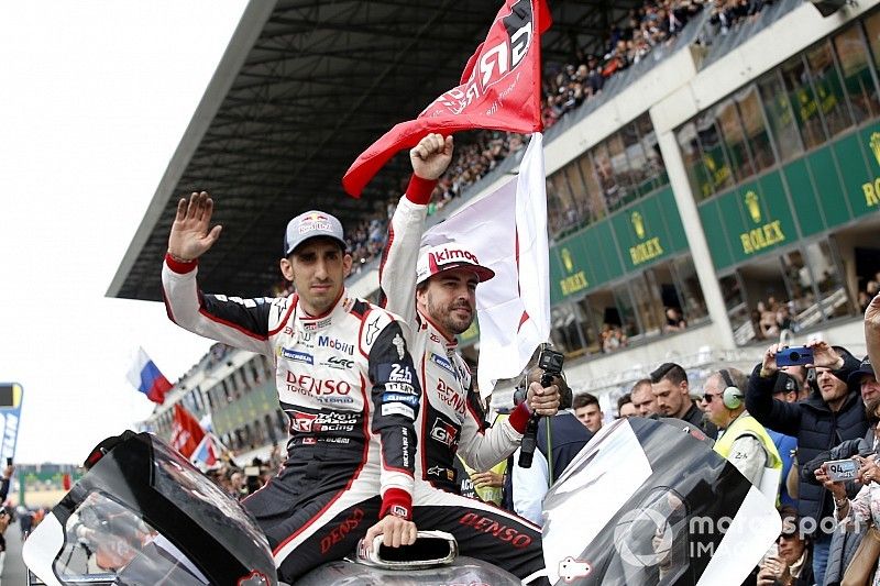 Ganador #8 Toyota Gazoo Racing Toyota TS050: Sébastien Buemi, Kazuki Nakajima, Fernando Alonso