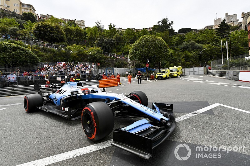 Kubica: Mamy problemy z przyczepnością i dociskiem