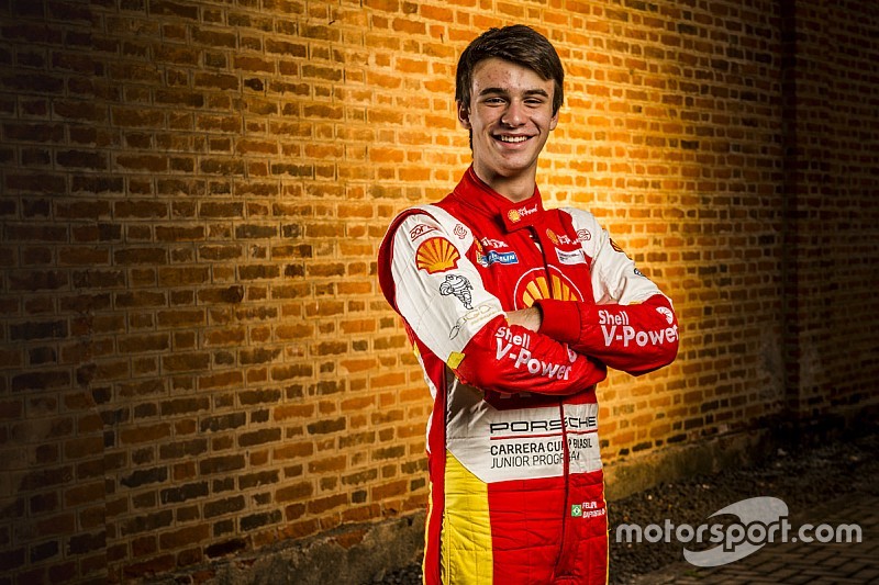 Piloto mais jovem da história a vencer em GTs "ignora" caminho para F1