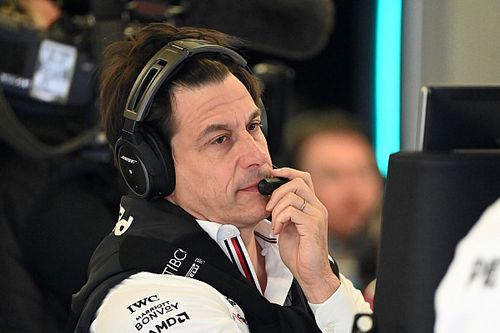 Wolff asegura que el trompo de Pérez evitó una posible pole