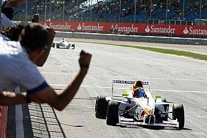 F1初優勝サインツJr.、12年前のシルバーストンでの“デジャヴ”。今も活きる「失敗を繰り返さない」姿勢