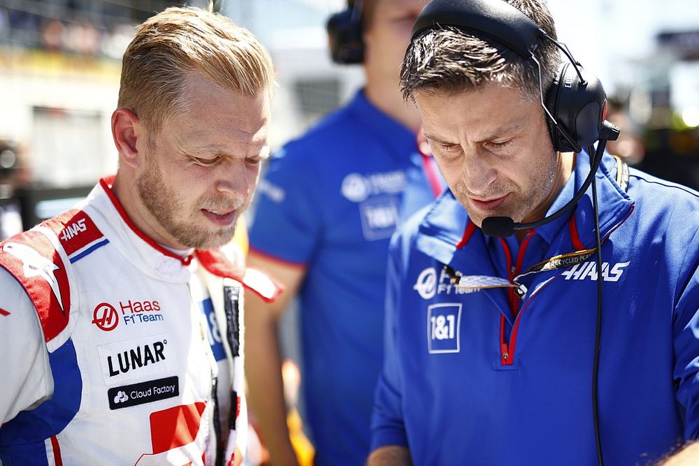 A korábbi F1-es szerint Hamilton megtehette azt, amit Magnussen nem