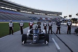 VIDEO: Van Kalmthout crasht in eerste IndyCar-training Texas