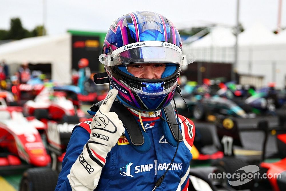 Alexander Smolyar, ART Grand Prix conquista la pole position