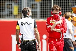 Briatore detona falta de liderança na Ferrari: “É como exército sem capitão”