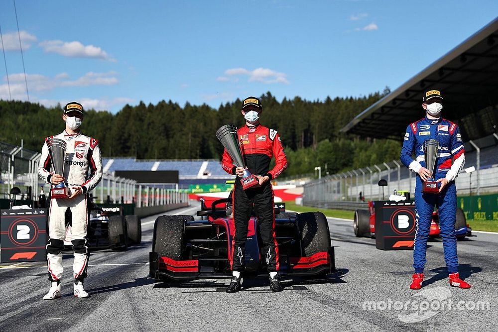 Podium: Race winner Callum Ilott, UNI-Virtuosi, second place Marcus Armstrong,  ART Grand Prix, third place Robert Shwartzman,  Prema Racing