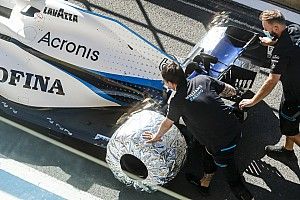 ÉLŐ F1-ES KÖZVETÍTÉS: első szabadedzés - Brit Nagydíj 2020 (LIVE)