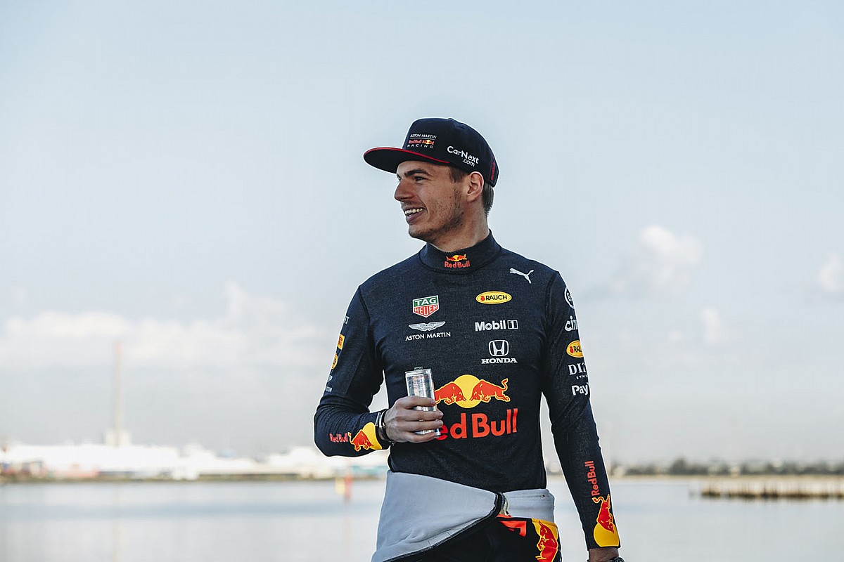 „Verstappen nem illik a mai Ferrariba, Leclerc bajnok lehet!”