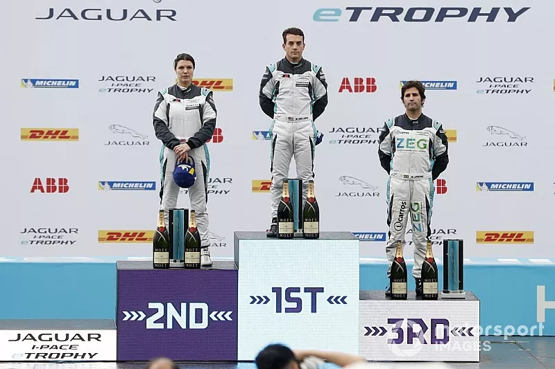 The PRO class podium: winner Bryan Sellers, Rahal Letterman Lanigan Racing, Katherine Legge, Rahal Letterman Lanigan Racing, 2nd position, S&eacute;rgio Jimenez, Jaguar Brazil Racing, 3rd position