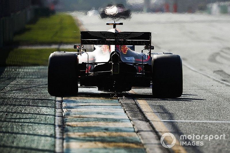 Red Bull не хватает прижимной силы из-за моторов... Renault