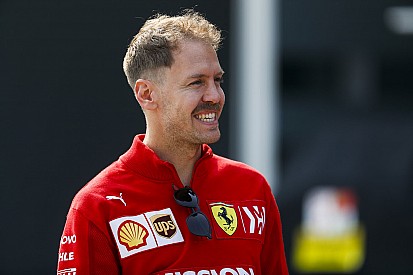 Ferrari: Az 50-50 százalékos helyzetekben Vettelt fogjuk favorizálni