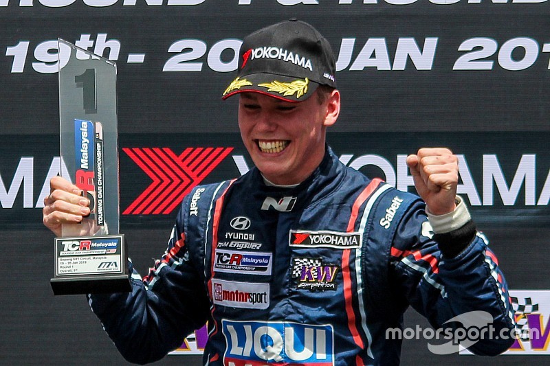 Luca Engstler pronto a difendere il titolo in TCR Asia con la Hyundai