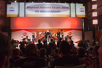 Vídeo: la presentación completa del Repsol Honda 2019 con Márquez y Lorenzo