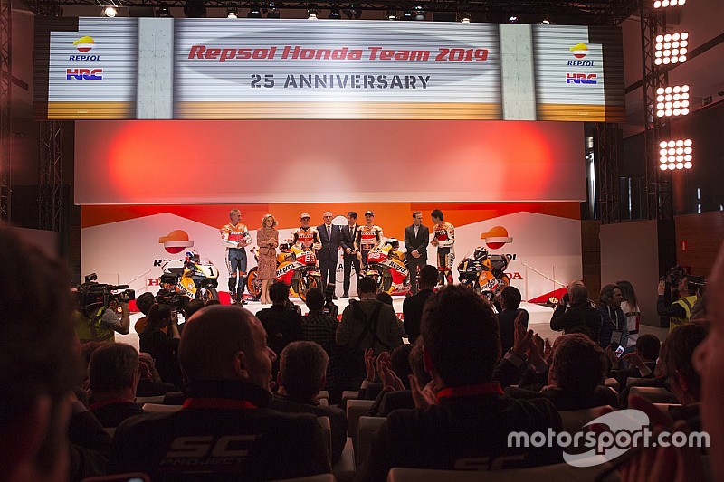 Vídeo: la presentación completa del Repsol Honda 2019 con Márquez y Lorenzo