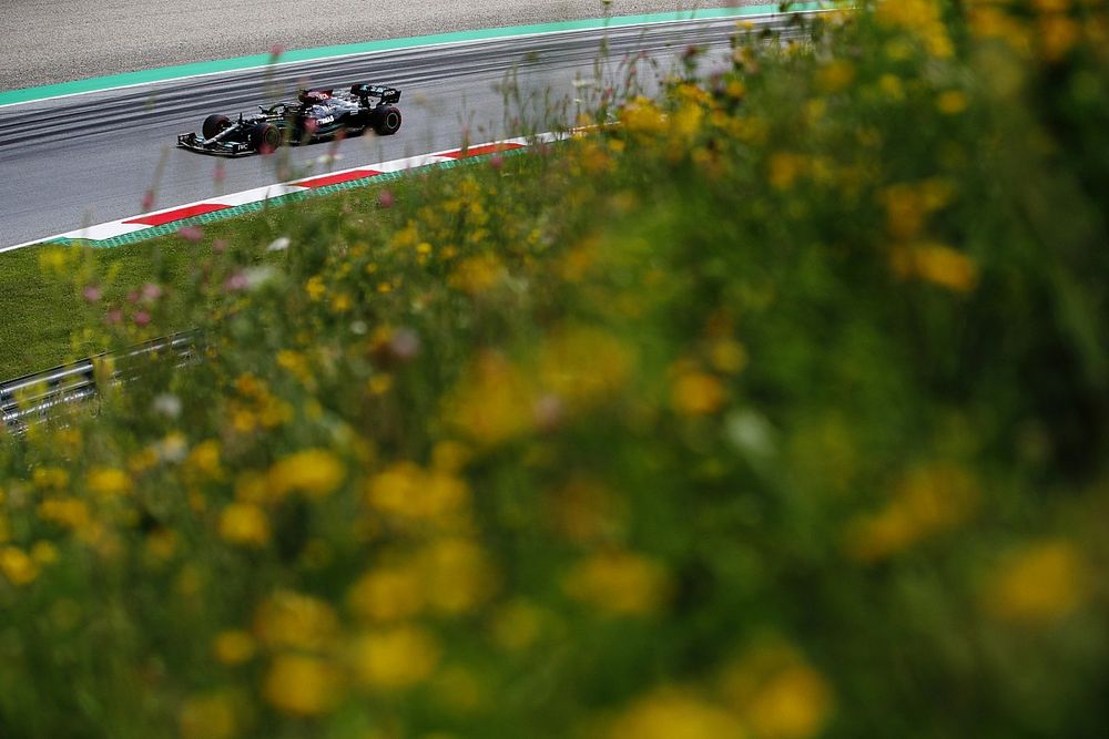 F1 Styrian GP: Hamilton leads Verstappen in final practice session